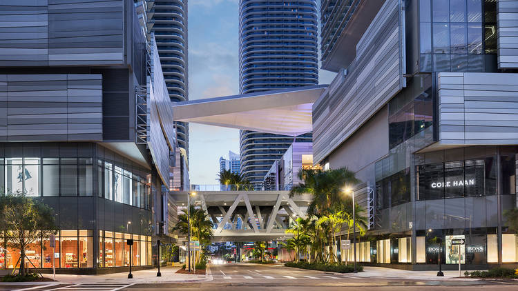 Brickell City Centre, a doze minutos a pe
